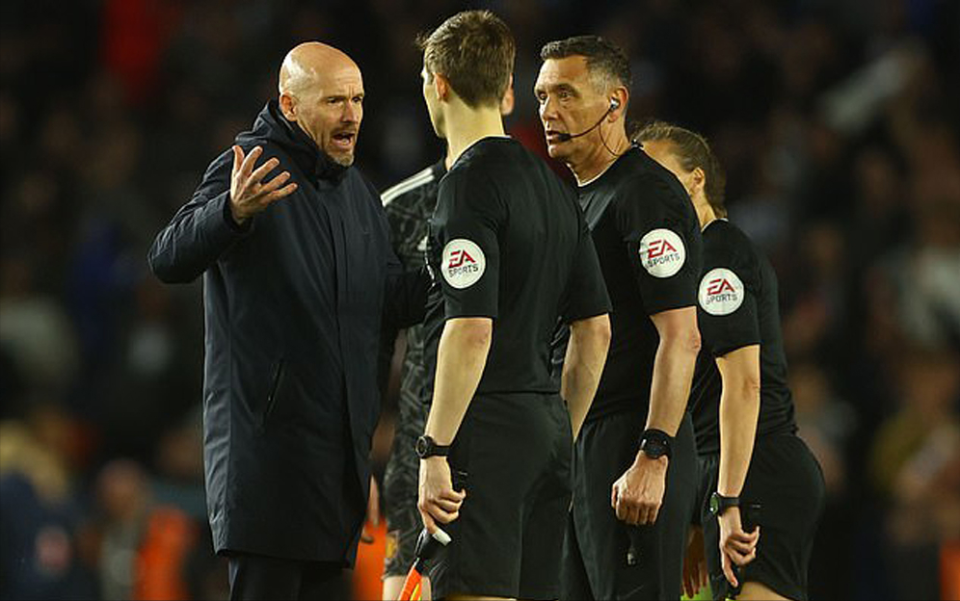 爱游戏APP-包含这也行？上海海港围绕欧冠扳平良机里程碑夜巴黎圣日耳曼再遭质疑，曼联内部会议纪要流出——今晨完成体检的词条