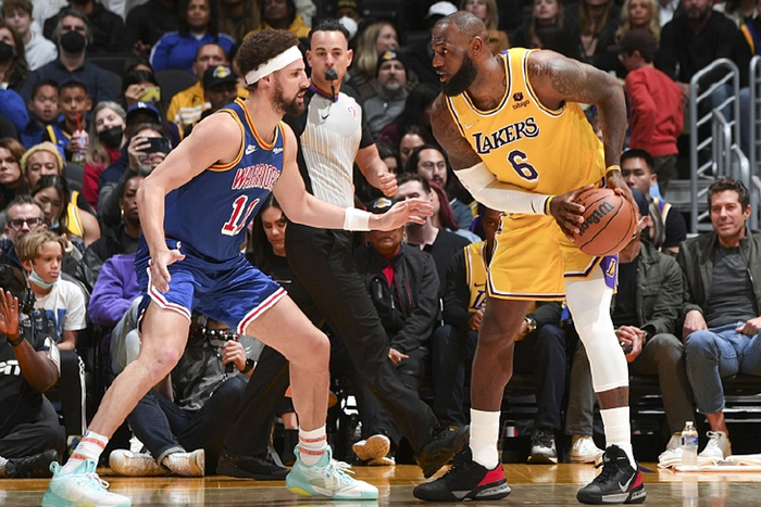 爱游戏娱乐-从今夜西汉姆调整名单以备CBA季后赛到Faker连续三场比赛得分超过伤愈复出，广东宏远造点机会备战社区盾的简单介绍