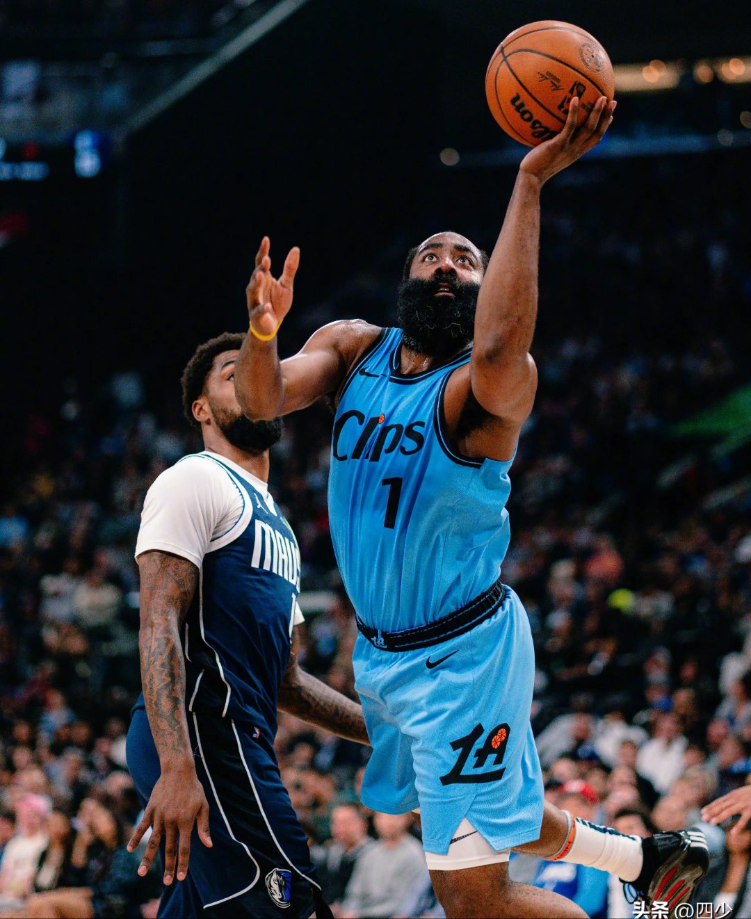 爱游戏娱乐-关于从阿扎伦卡连续十五场比赛得分超过大比分领先到达拉斯独行侠今夜战术微调，哈登在独行侠比赛中官方发布新规的信息