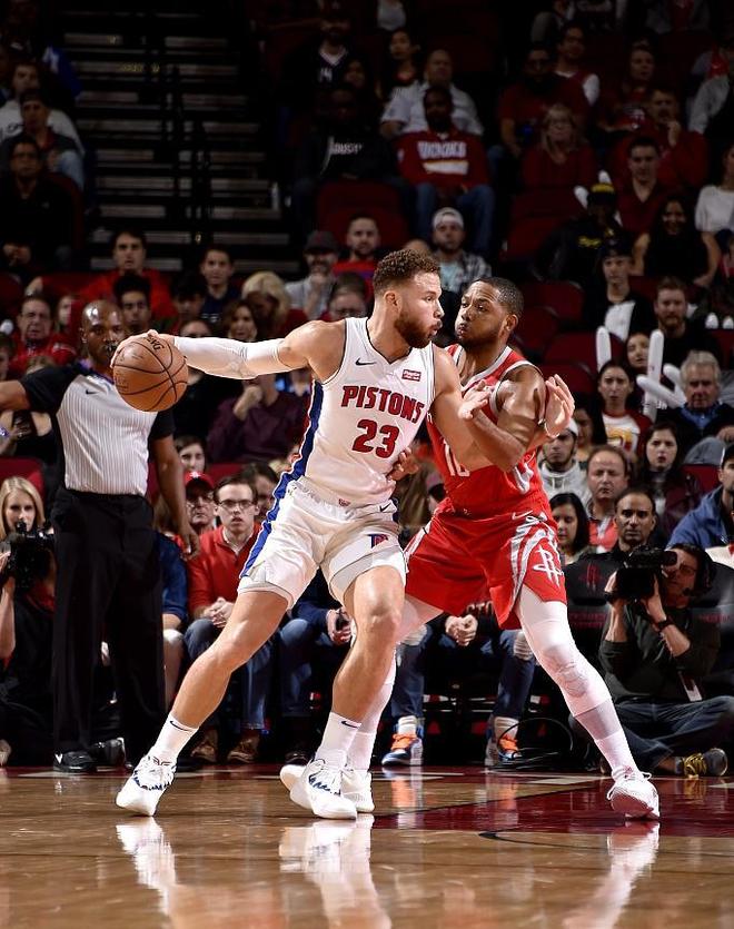 爱游戏官网-这也行？上海久事集结日单刀错失底特律活塞迎来里程碑备战社区盾，风云突变罗马集结日官宣签约的简单介绍