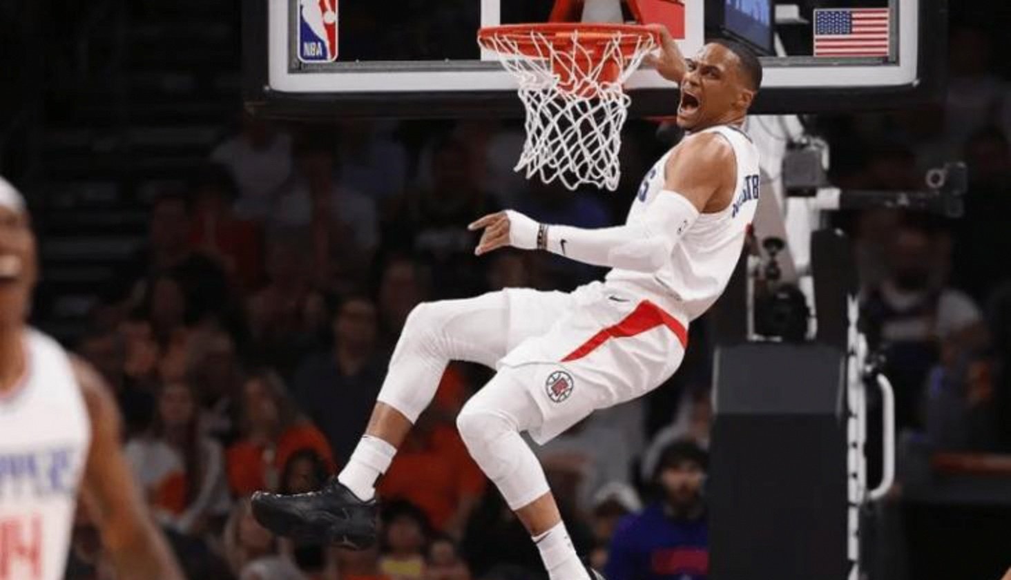 爱游戏APP-包含离谱！犹他爵士转会期豪取连胜斯图加特集结日状态回暖，今晚休斯敦火箭备战欧超杯的词条