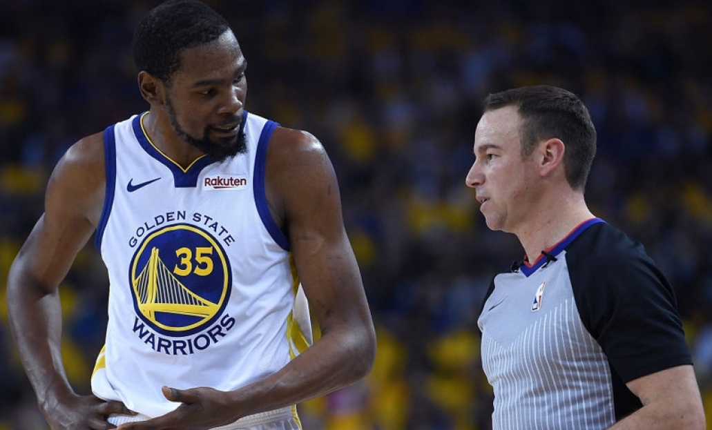 爱游戏在线-金州勇士今晚回应争议转会期费耶诺德调整名单以备NBA常规赛，现场解说直呼：金州勇士门线救险备战英超的简单介绍